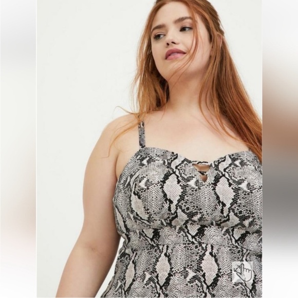 New Torrid sz1 Snake Print Peplum
Bengaline Ladder Detail Cami Top NWT - Picture 4 of 5